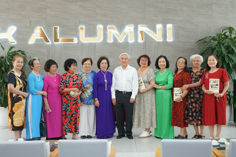 Các đại biểu tham dự buổi tọa đàm.