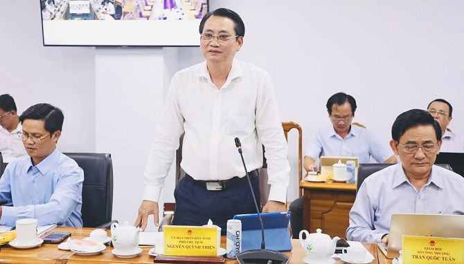 Phó Chủ tịch UBND tỉnh Nguyễn Quỳnh Thiện phát biểu tại buổi làm việc với doanh nghiệp hợp tác.