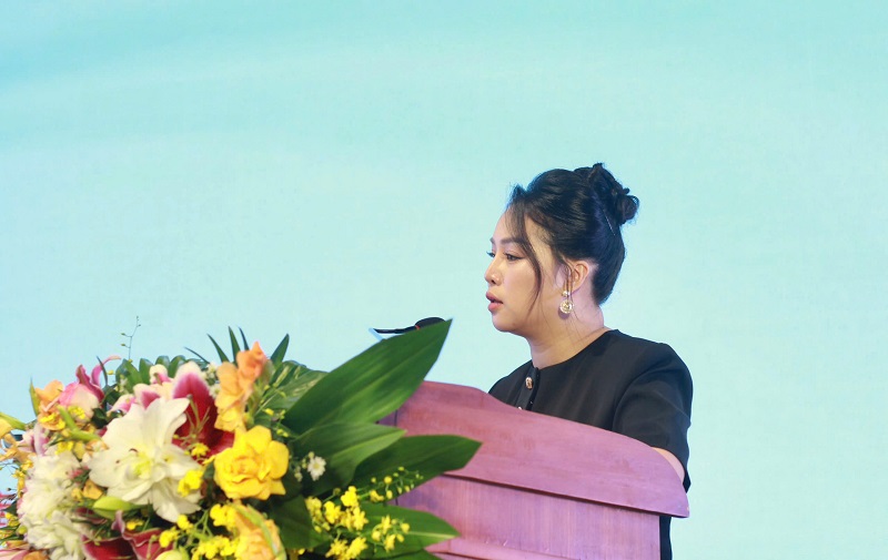 Bà Nguyễn Thị Diễm Hằng – Tổng Giám đốc Vinanutrifood Bình Định, chia sẻ tại hội nghị.