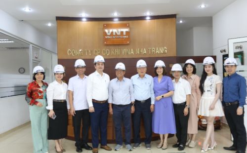Đoàn khảo sát làm việc với Công ty Cổ phần Cơ khí Vina Nha Trang.