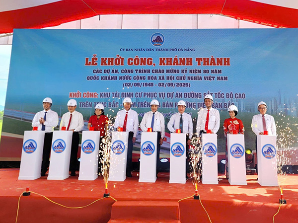 Bấm nút khởi công xây dựng khu tái định cư phục vụ dự án đường sắt tốc độ cao trục Bắc – Nam trên địa bàn phường Điện Bàn Bắc (TP Đà Nẵng).