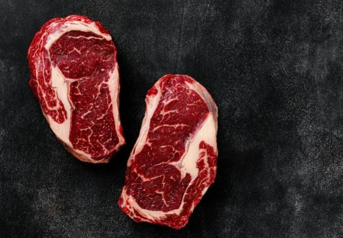 Nghiên cứu mới thách thức những giả định lâu nay về protein, phát hiện ra rằng việc ăn các nguồn protein từ động vật không liên quan đến tỷ lệ tử vong cao hơn. Nguồn: Stock