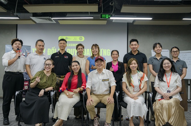 Đông đảo cá nhân và đại diện tổ chức tham gia sự kiện.