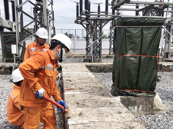 Triển khai bảo đảm an toàn cho trạm biến áp 110kV Vĩnh Linh (Quảng Trị). 