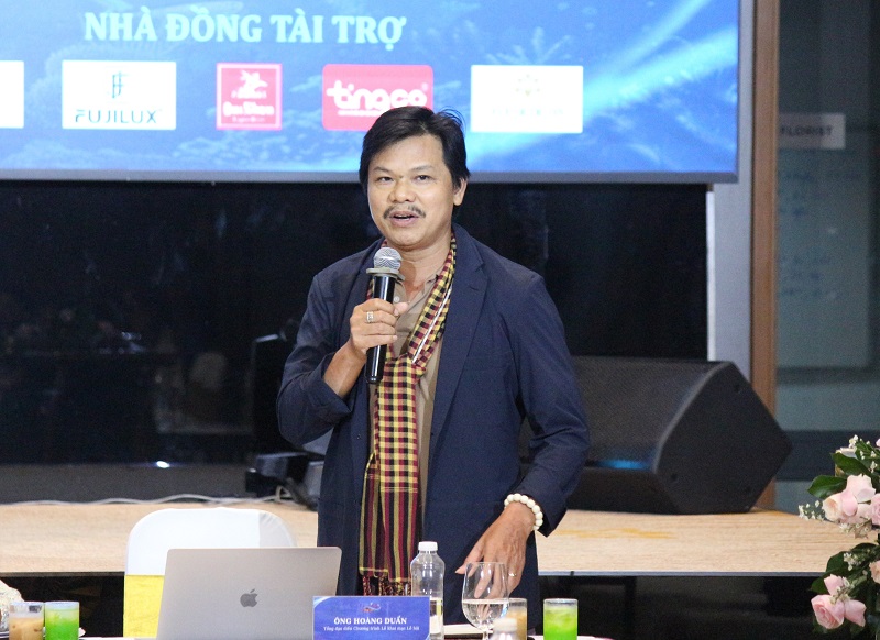 Tổng đạo diễn Hoàng Duẩn chia sẻ về những điểm nổi bậc của lễ hội với truyền thông.