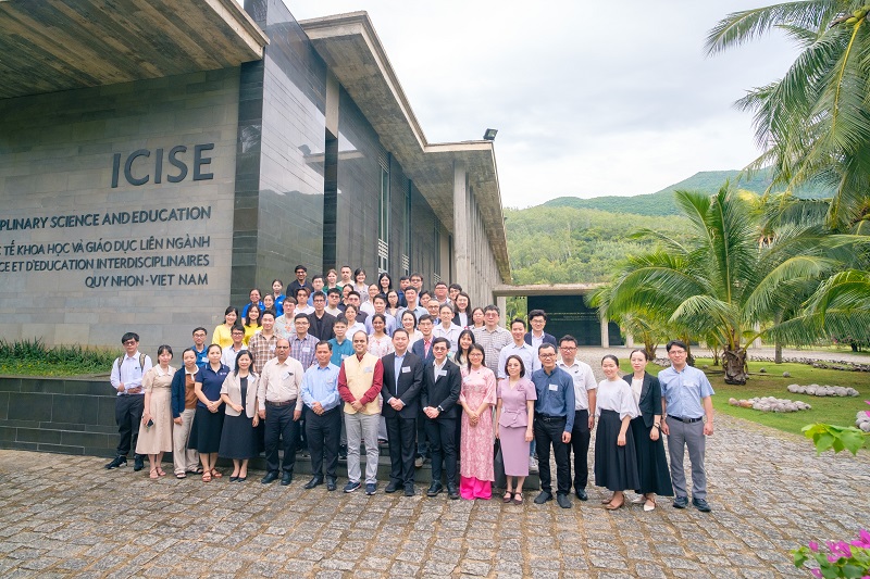 Sự góp mặt của nhiều diễn giả hàng đầu trong lĩnh vực sinh học hệ gen tạo nên diễn đàn trao đổi học thuật sôi nổi. 