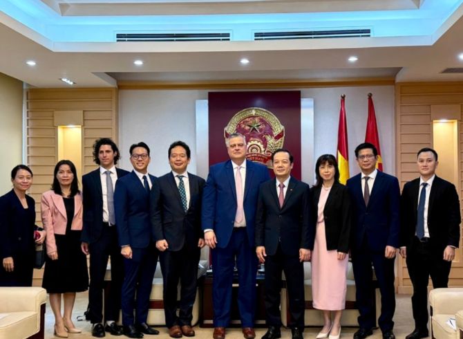 Các đại biểu chụp ảnh kỷ niệm. Ảnh: Trung tâm Truyền thông và Công nghệ.