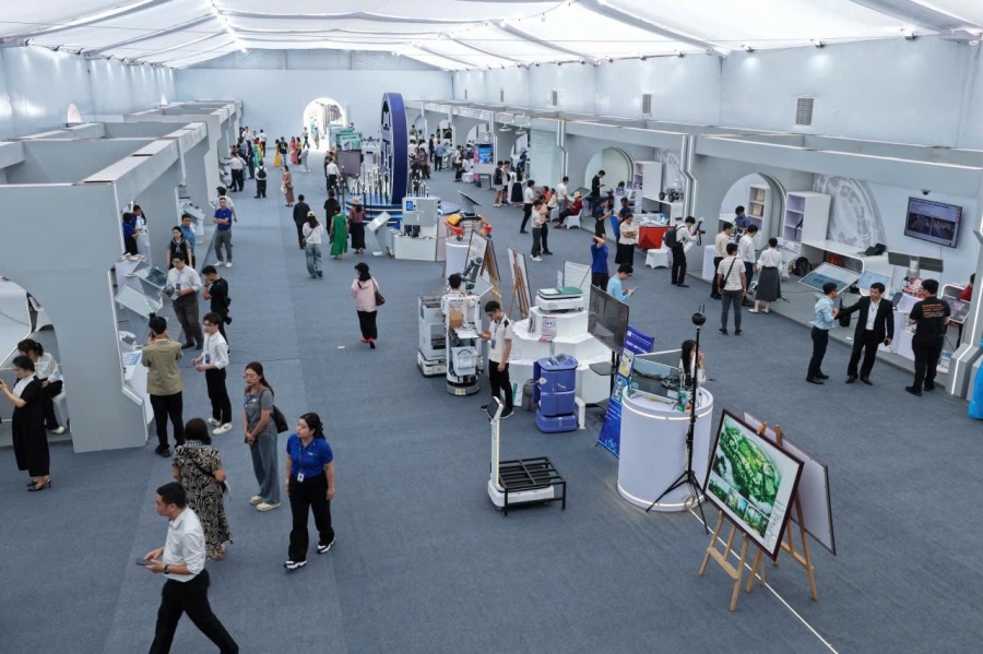 (Không gian trưng bày các sản phẩm Khoa học công nghệ - Công nghệ cao.