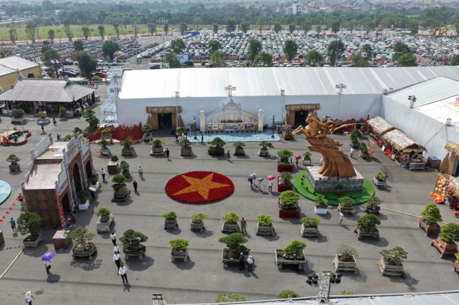 (Không gian trải nghiệm văn hóa truyền thống và trưng bày sinh vật cảnh)