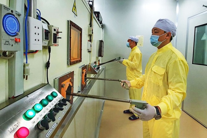 Phát triển tiềm lực khoa học và công nghệ hạt nhân, tăng cường cơ sở vật chất cho nghiên cứu, ứng dụng khoa học và công nghệ trong lĩnh vực năng lượng nguyên tử