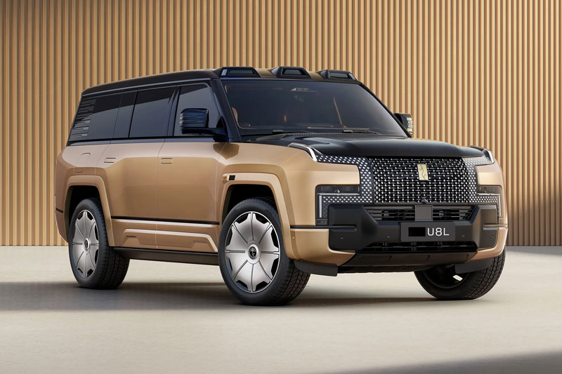 Yangwang U8L Dingshi Edition.