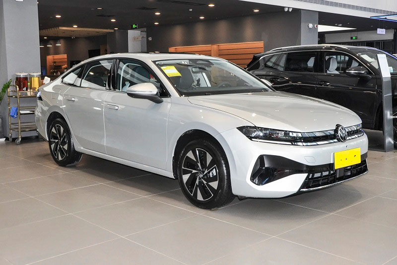 Volkswagen Sagitar L 2026.