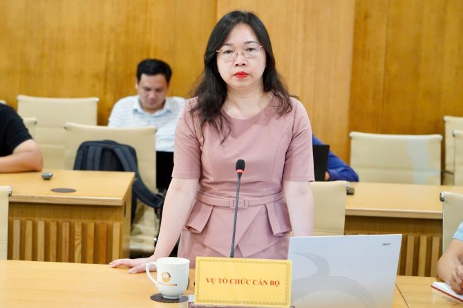 Bà Nguyễn Thị Nga, Phó Vụ trưởng Vụ Tổ chức cán bộ, Bộ KH&CN thông tin về chính sách thu hút, trọng dụng nhân tài tại họp báo ngày 4/9. Ảnh: Bộ KH&CN