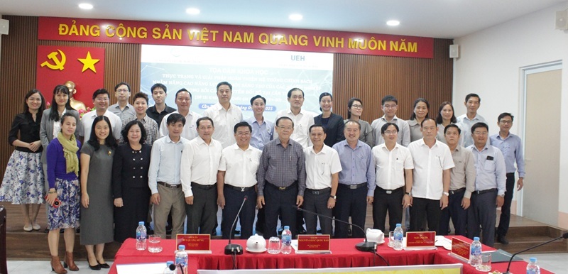 Các đại biểu chụp hình lưu niệm tại Tọa đàm. Ảnh: Sở KH&CN TP Cần Thơ.