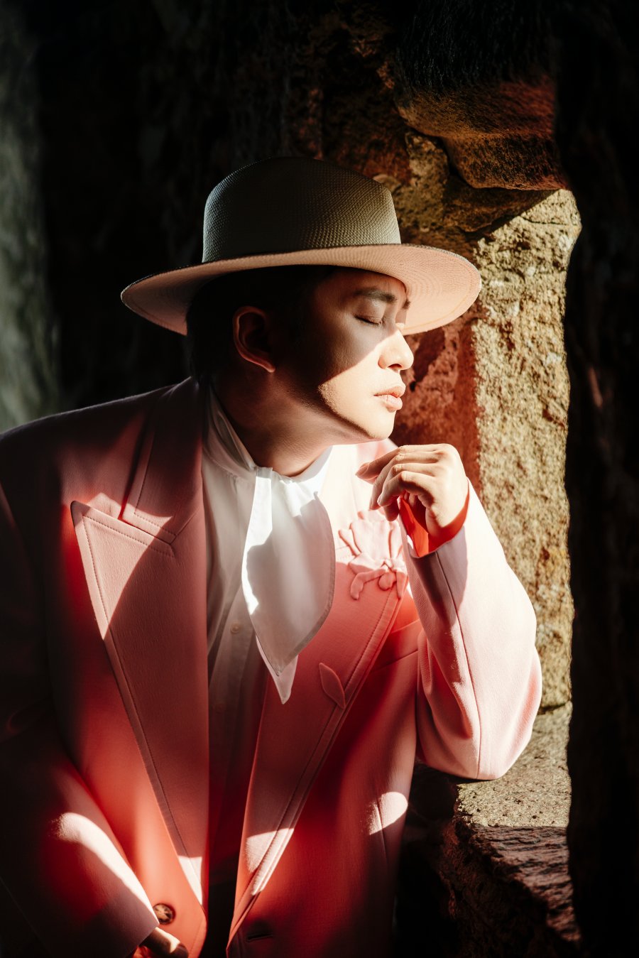 Ca sĩ Tùng Dương