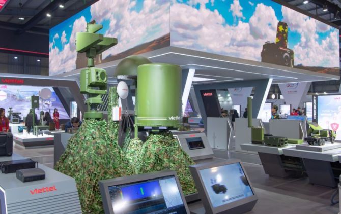 Hệ thống radar chống UAV của Viettel tại Triển lãm Quốc phòng quốc tế Việt Nam 2024. Ảnh: Báo Chính phủ