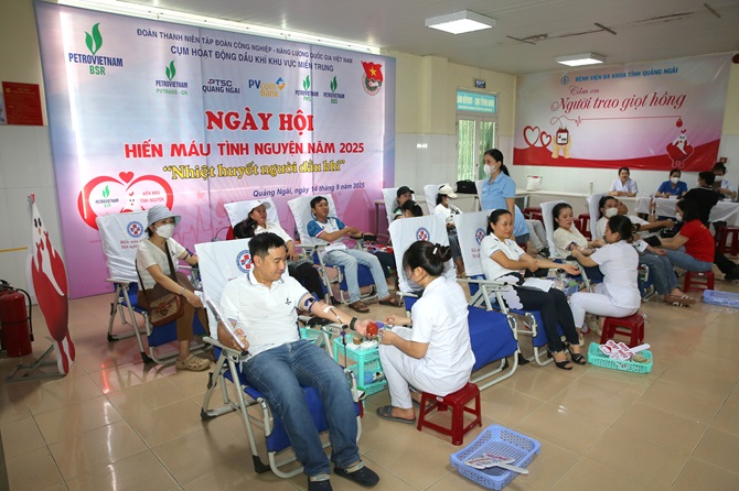 Người lao động BSR tích cực tham gia hiến máu – mỗi giọt máu cho đi, một cuộc đời ở lại.