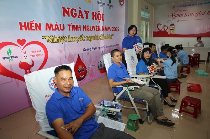 ĐVTN các đơn vị Cụm hoạt động Dầu khí miền Trung tích cực tham gia hiến máu