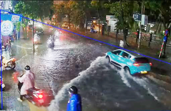Khu vực trung tâm TP Đà Nẵng lại bị ngập nặng bởi trận mưa giông chiều tối 14/9.