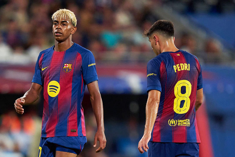 Yamal và Pedri đều góp mặt.