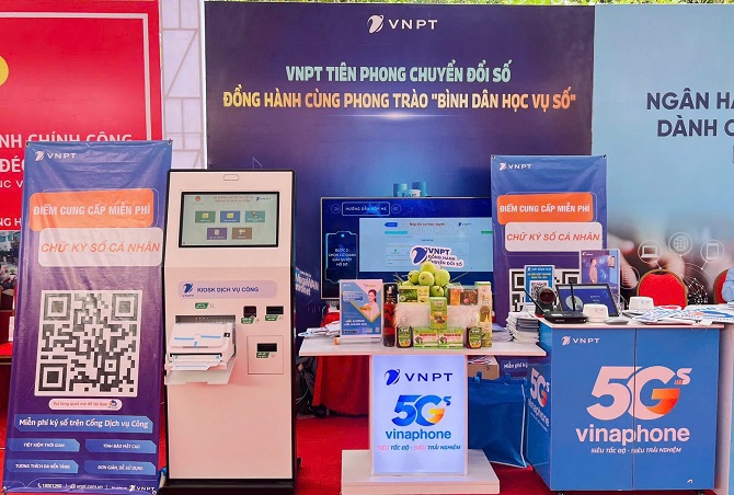 VNPT và ngành khoa học và công nghệ tỉnh đưa “Bình dân học vụ số” đến từng người dân.