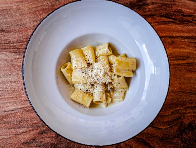 Các nhà nghiên cứu đã tìm được công thức để tránh làm vón cục món mì Ý Cacio e pepe.