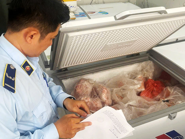 Lực lượng QLTT Đà Nẵng liên tiếp phát hiện, xử lý nhiều cơ sở hàng hóa không rõ nguồn gốc, xuất xứ trong dịp Tết Trung thu. 