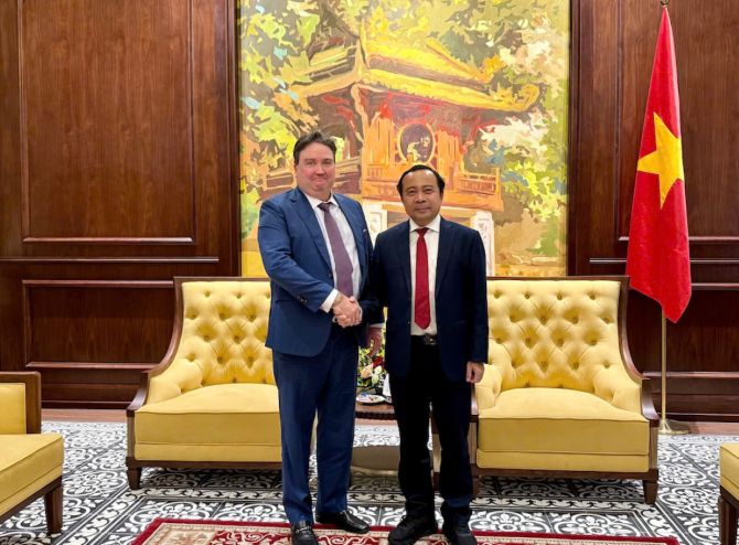 Thứ trưởng Thường trực Bộ KH&CN Vũ Hải Quân và Đại sứ Hoa Kỳ tại Việt Nam Marc E. Knapper. Ảnh: Trung tâm Truyền thông KH&CN