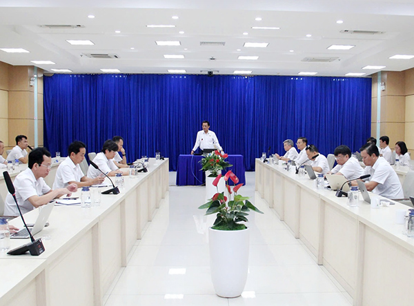 Lãnh đạo EVNCPC họp khẩn ngày 29/9 để triển khai phương án huy động lực lượng hỗ trợ Quảng Trị, Hà Tĩnh khôi phục cấp điện sau bão số 10.