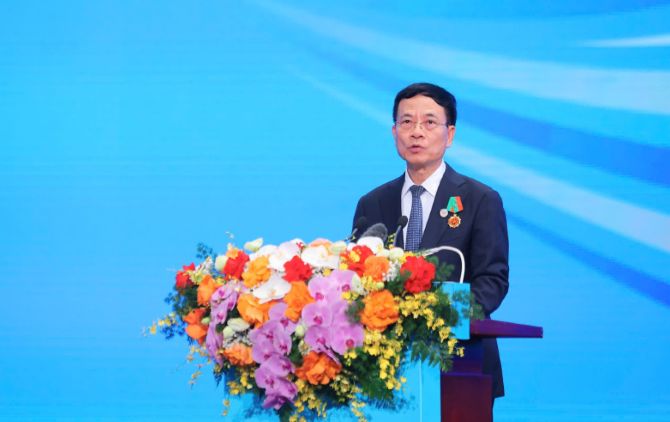 Bộ trưởng Bộ Khoa học và Công nghệ Nguyễn Mạnh Hùng