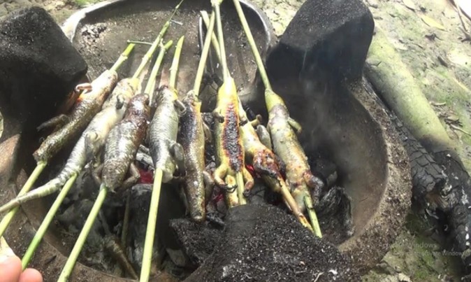 Rắn mối chiên giòn.