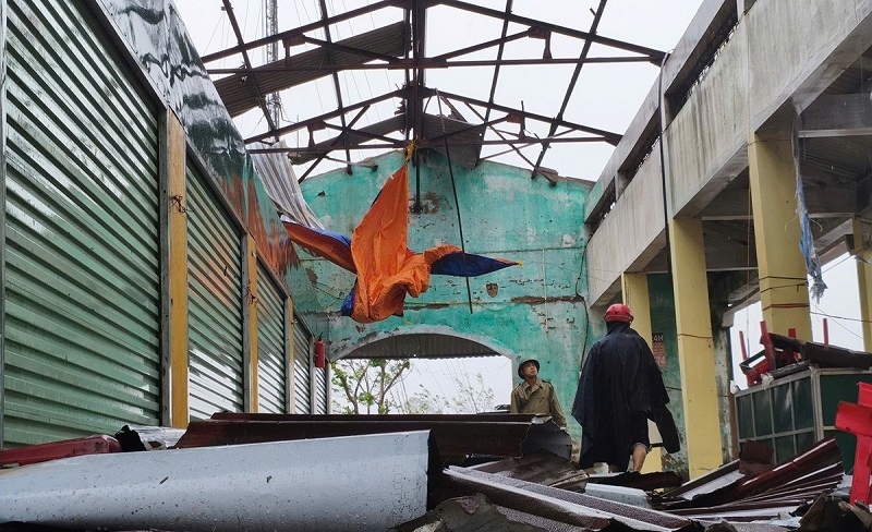 Bão Bualoi gây thiệt hại nặng nề cho người dân.