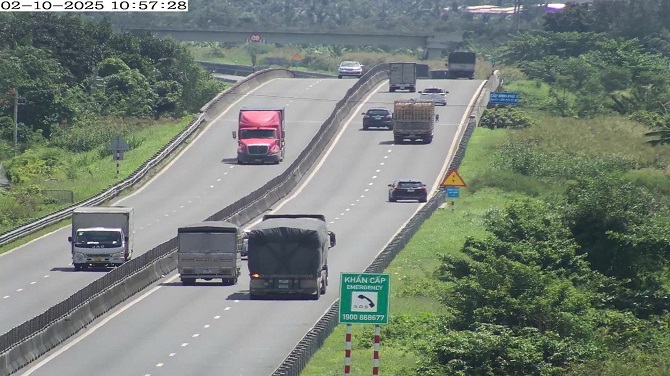 +ảnh 2: Camera giám sát được lặp đặt nhiều nơi trên tuyến cao tốc TP.HCM – Cần Thơ để giám sát và xử lý các tình huống.