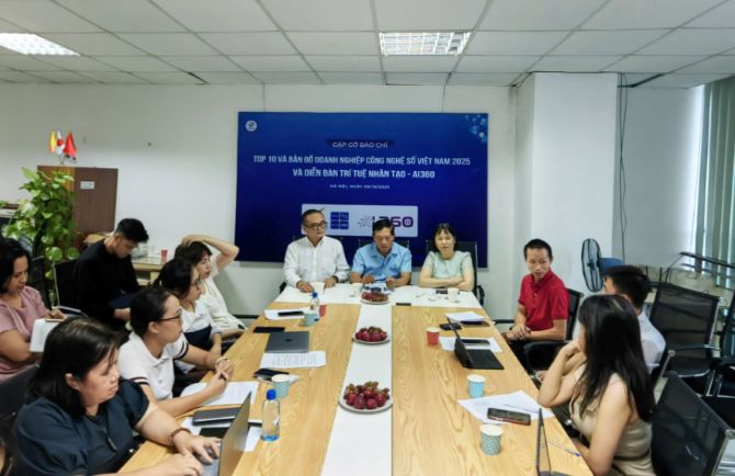 VINASA thông tin với báo chí về Lễ Vinh danh Top 10 Doanh nghiệp Công nghệ số Xuất sắc Việt Nam 2025 và Công bố Bản đồ Doanh nghiệp Công nghệ số Việt Nam 2025.