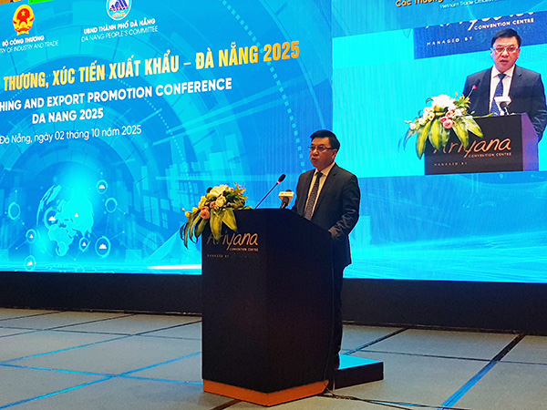 Phó Cục trưởng Cục Xúc tiến thương mại (Bộ Công Thương) Lê Hoàng Tài đưa ra những khuyến nghị nhằm đẩy mạnh hoạt động xuất nhập khẩu của TP Đà Nẵng. 