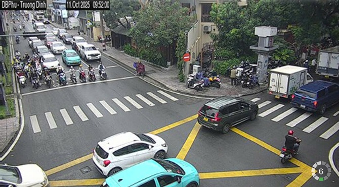 Tại giao lộ Điện Biên Phủ – Trương Định cũng được lắp đặt camera để giám sát giao thông.