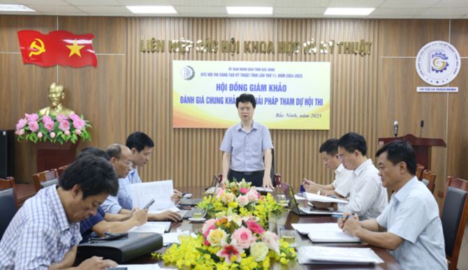  Chủ tịch Liên hiệp các hội Khoa học và Kỹ thuật Ngô Chí Vịnh chủ trì cuộc họp
