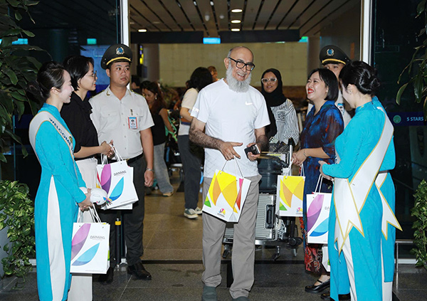 TP Đà Nẵng đón khách trên đường bay Thâm Quyền (Trung Quốc) - Đà Nẵng vừa được China Southern Airlines đưa vào khai thác ngày 2/10/2025.