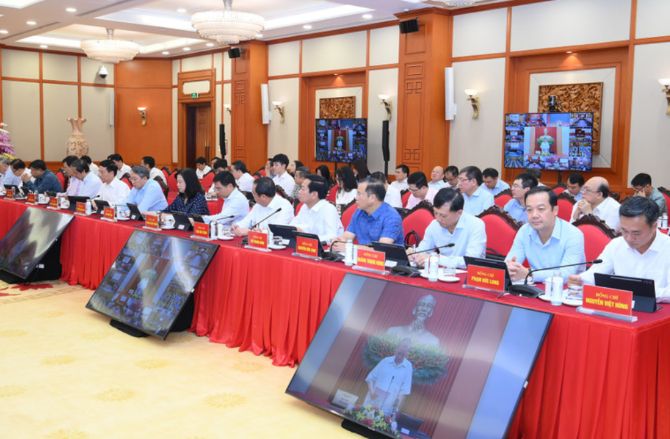 Các đại biểu tham dự phiên họp.