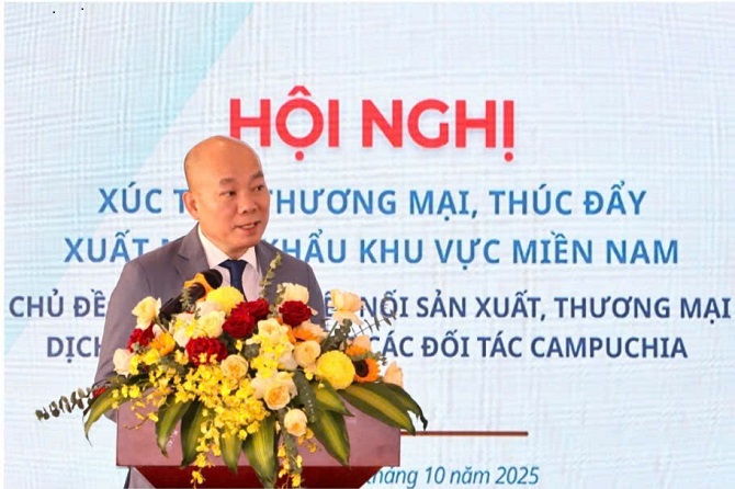 Ông Vũ Bá Phú - Cục trưởng Cục Xúc tiến Thương mại - Bộ Công Thương phát biểu khai mạc hội nghị.