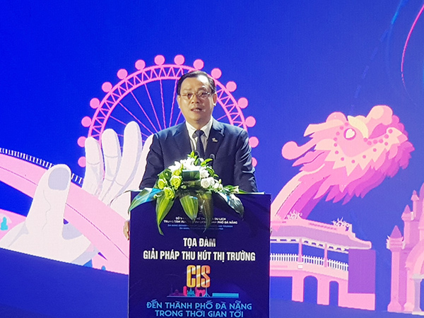 Cục trưởng Cục Du lịch quốc gia Nguyễn Trùng Khánh phát biểu tại buổi toạ đàm.