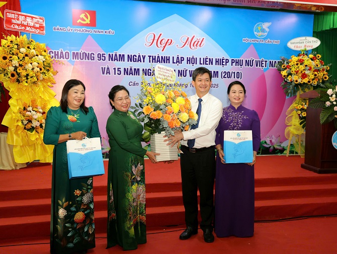 Bí thư Thành ủy Cần Thơ