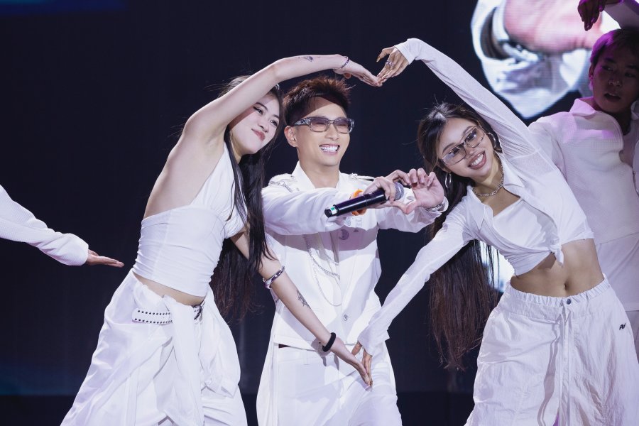 Rhymastic tổ chức thành công Fan meeting đầu tiên trong sự nghiệp