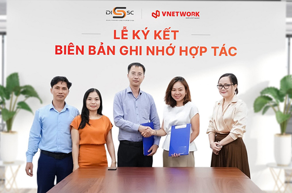 Ký kết hợp tác giữa DISSC và Vnetwork ngày 21/10.