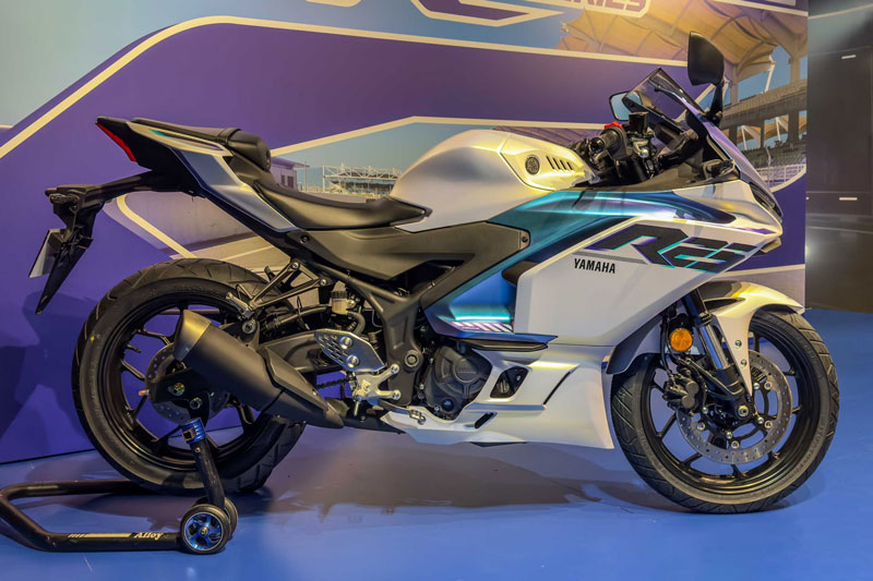 Yamaha YZF-R25 2025.