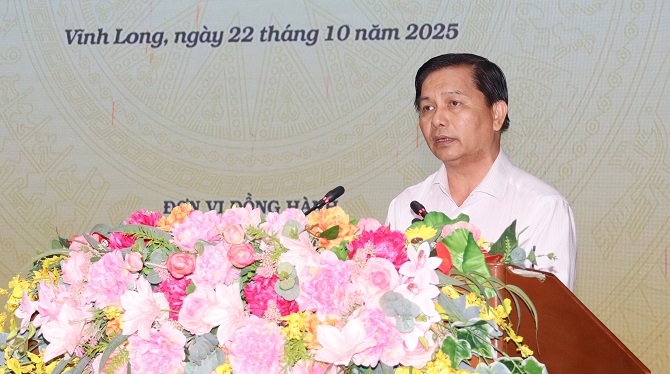 +ảnh 2: Ông Trần Văn Lâu, Bí thư Tỉnh ủy Vĩnh Long phát biểu tại hội nghị