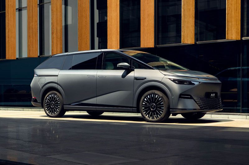 Xpeng X9 EREV 2026.