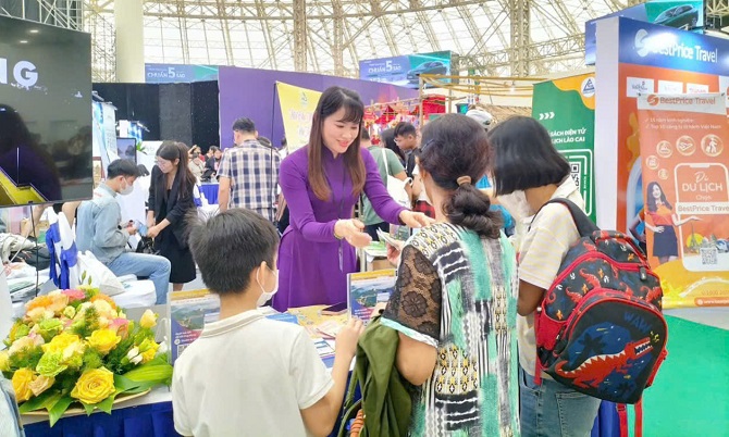 Sản phẩm OCOP của tỉnh được du khách khen ngợi đánh giá cao.