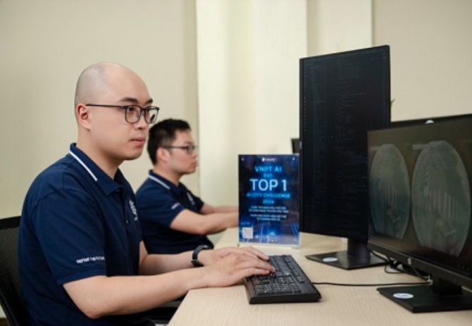 Nhóm kỹ sư VNPT lần thứ 2 liên tiếp giành ngôi quán quân tại cuộc thi AI SmartCity Challenge. Ảnh: VNPT