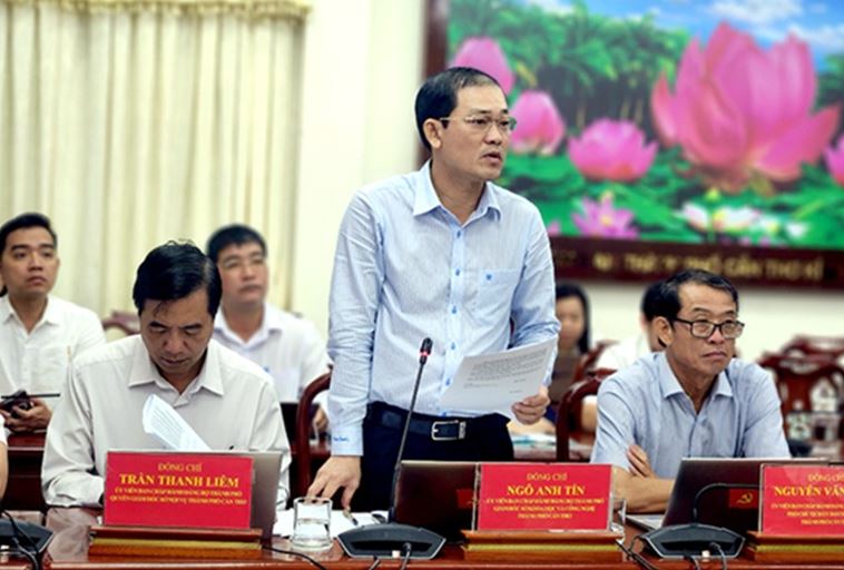Đại diện Sở Khoa học và Công nghệ trình bày danh mục các dự án KHCN, CĐS triển khai thực hiện giai đoạn 2026-2030. Ảnh: Báo Cần Thơ.